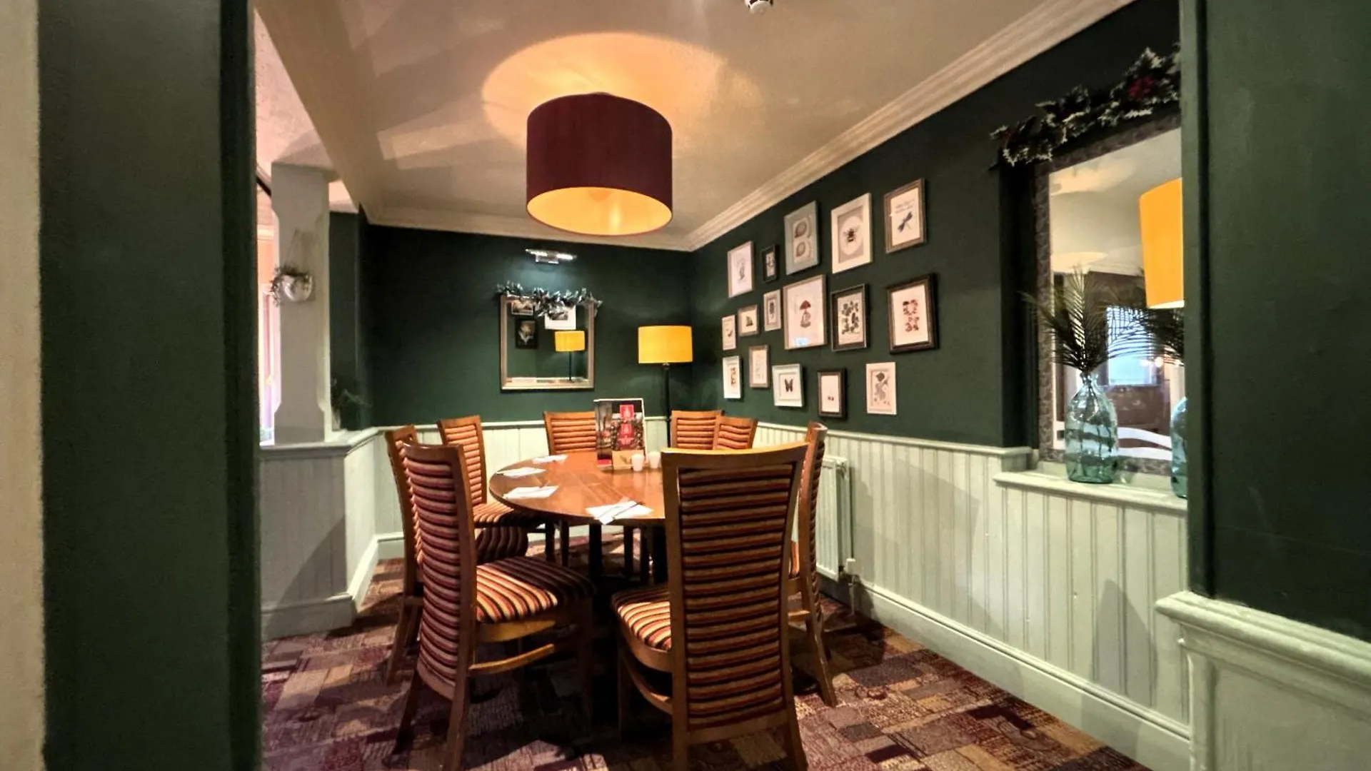 Premier Roomz Two Mills Ledsham  United Kingdom